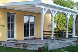 Terrassenüberdachung aus Holz